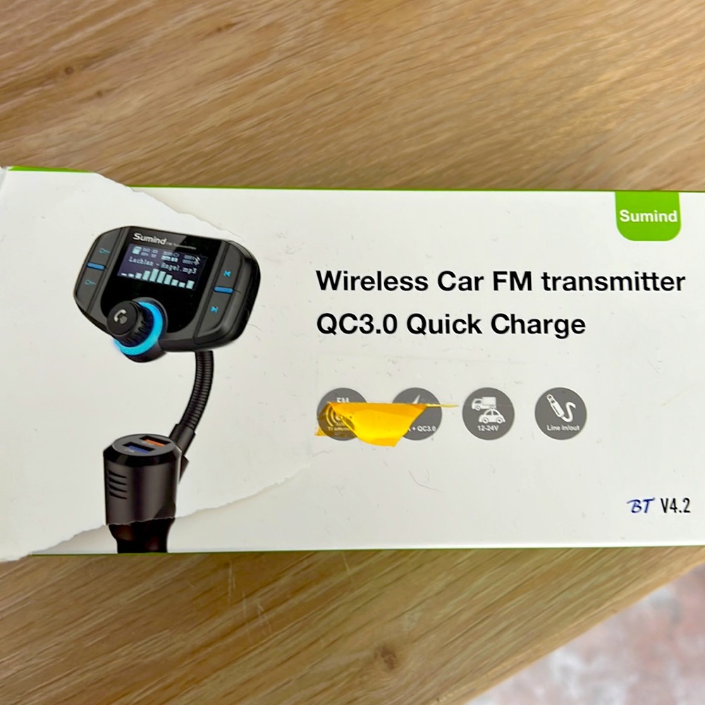 Wireless car FM transmitter